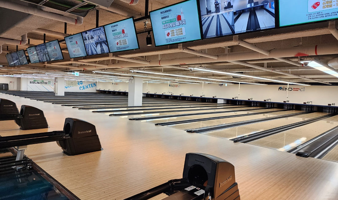 Brunswick distributor Round H mind bowling center alley in Korea - Image 3