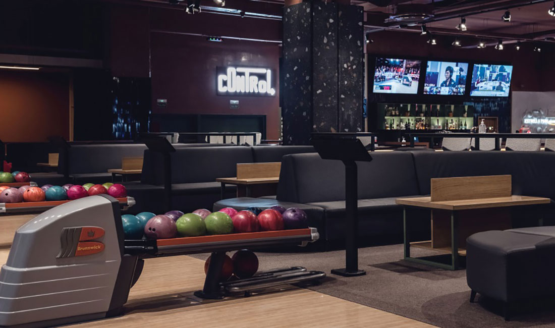 Brunswick distributor - Bowling Chamartín's Estrella Park experience bowling alley