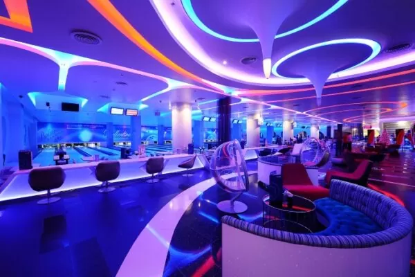 Amtech_main_700 Amtech_main_bowling alley lanes and seating area