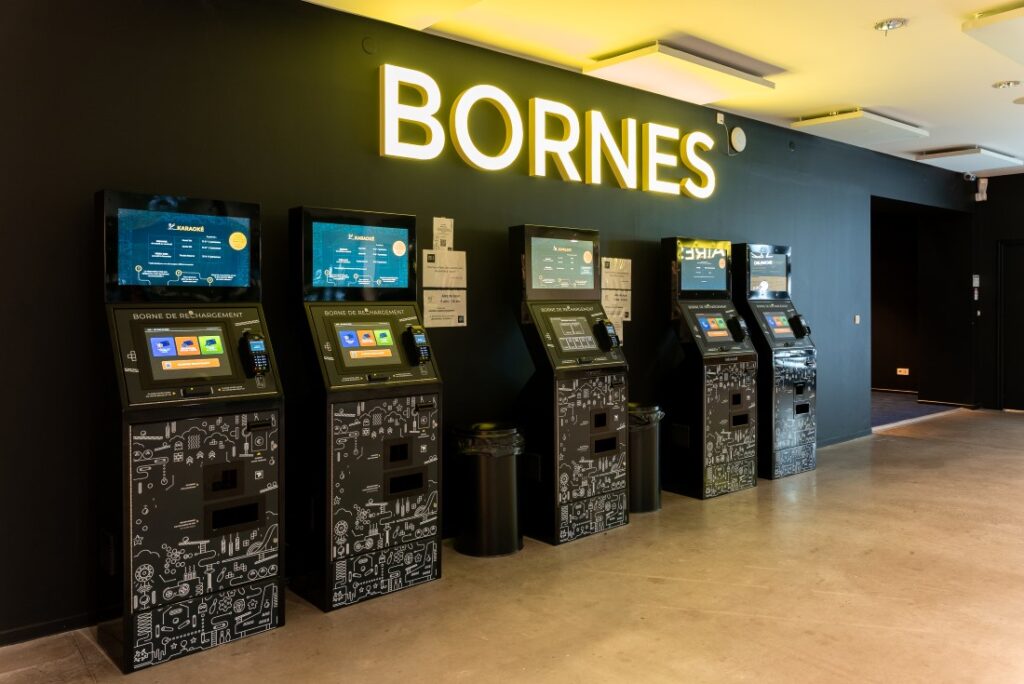 Brunswick distributor Valcke Group - Hall U Need bowling alley Saint-André-lez-Lille, France - Image 6