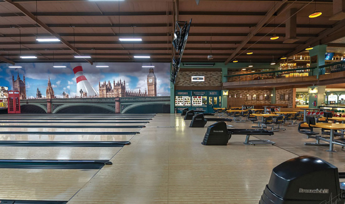 Mercury bowling centre, Oxaca, Mexico - Image 1