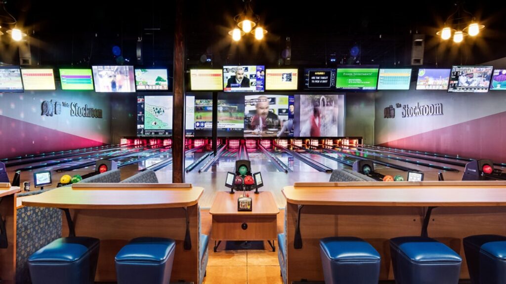 Splitz of Orange Park bowling alley lanes in Jacksonville, Florida - Brunswick Bowling