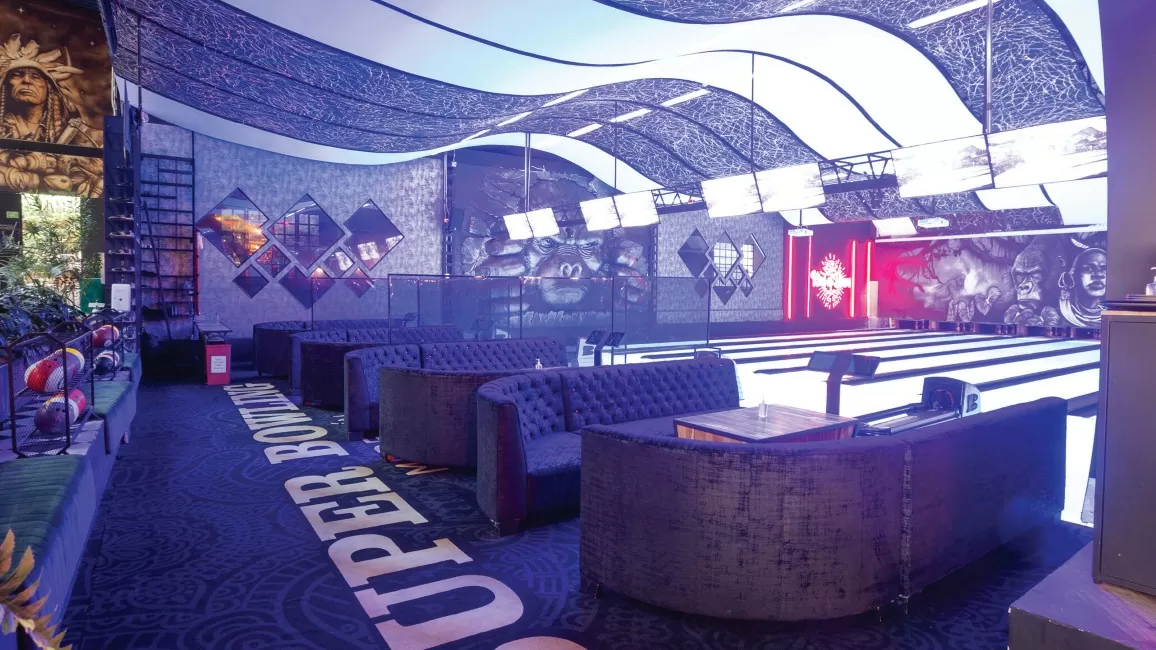 Brunswick distributor Universal Bowling - Super Bowling Medellín bowling alley in Colombia