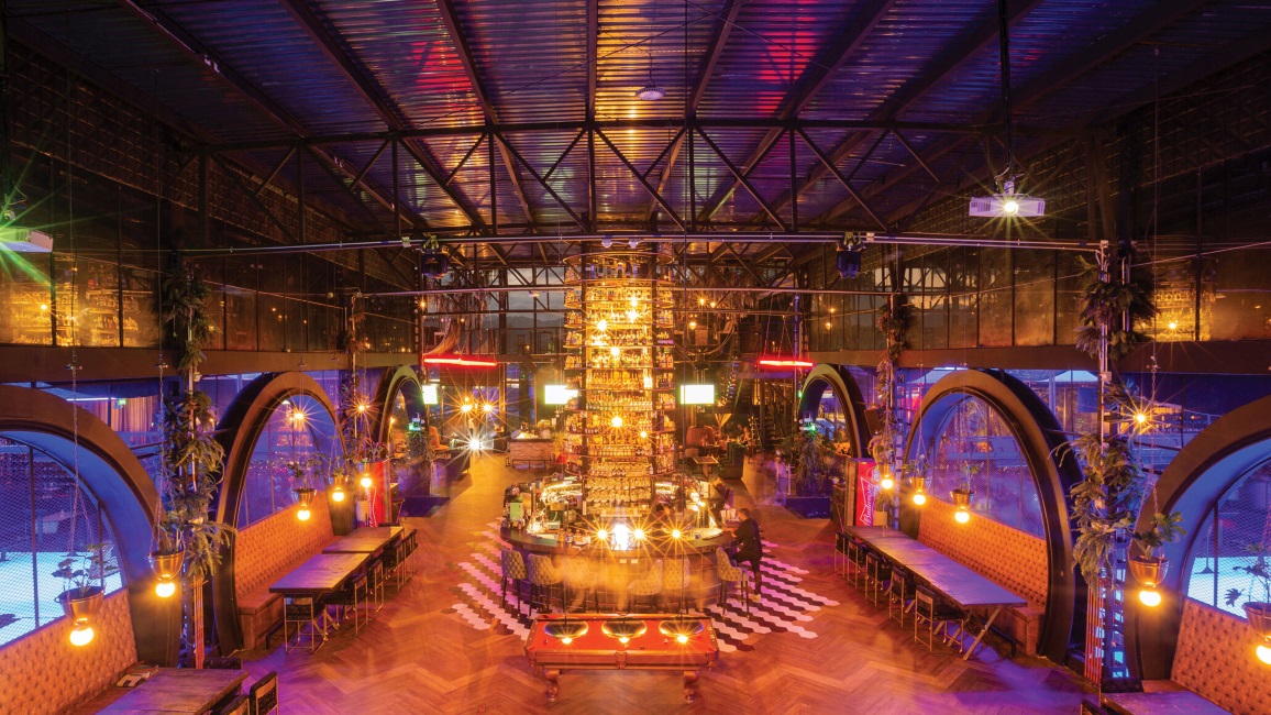 Brunswick distributor Universal Bowling - Super Bowling Medellín bowling alley in Colombia