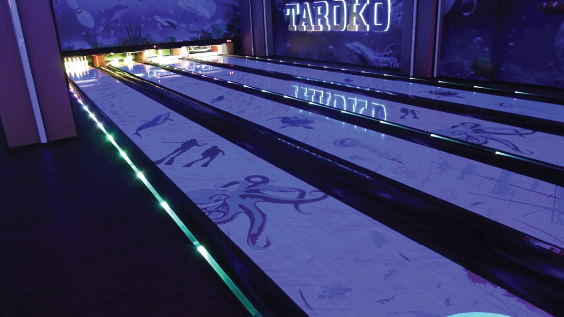 Brunswick distributor Shanghai Dorcas Trading Co - Taroko bowling alley in Shanghai