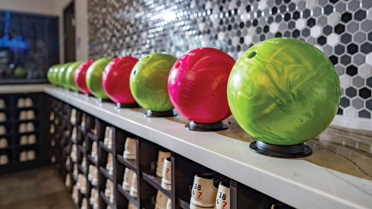 Brunswick Bowling balls green/pink
