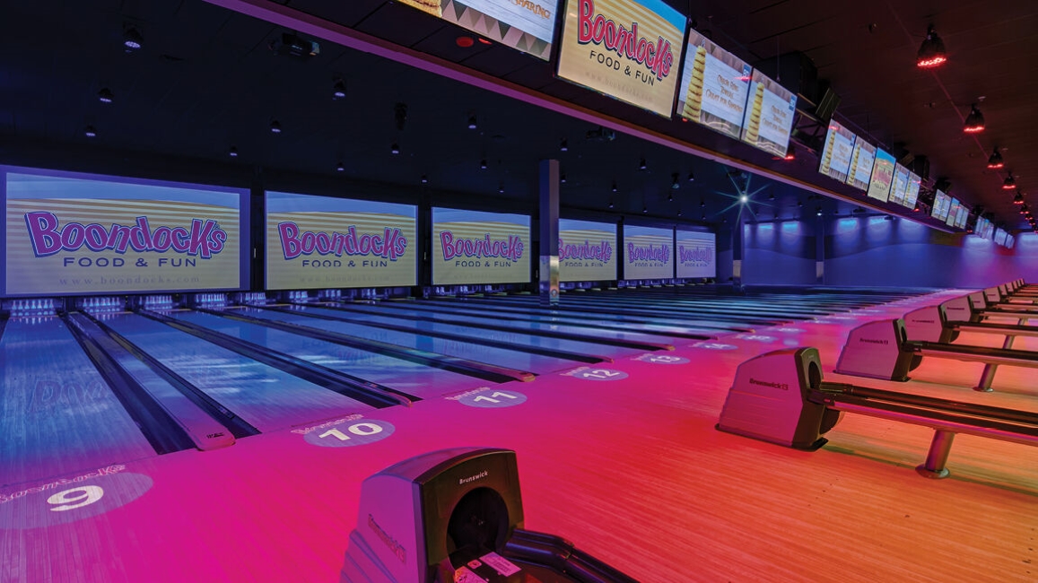 Brunswick Bowling - Boondocks bowling alley lanes in Colorado, USA
