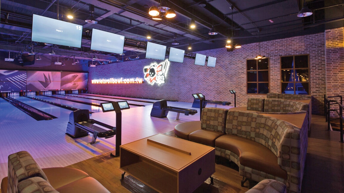 Brunswick distributor - New Hwanan Corporation Let's Roll bowling alley lanes and lounge area