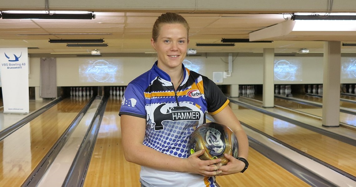 Brunswick distributor VBS bowling AB Lucky Bowl bowling alley in Sweden with player